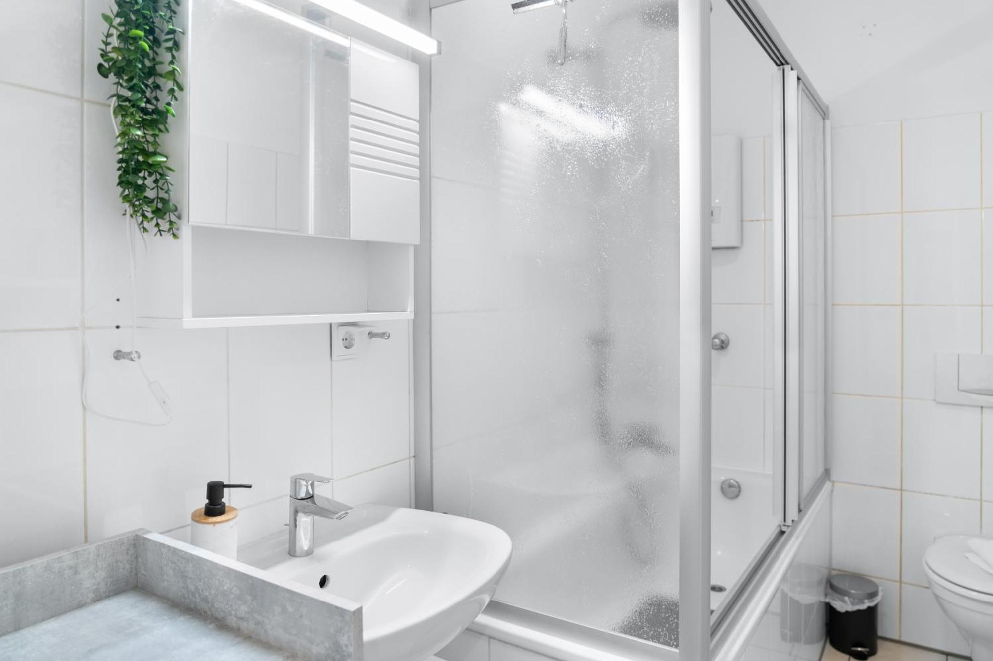 Tolles Design, Hochwertig, Vollausstattung, 3 Zimmer, Grosses Bad & Gaeste-Wc, Grosse Kueche, 3 X Smart Tv, 11 Min Zum Hbf Duisburg Zewnętrze zdjęcie